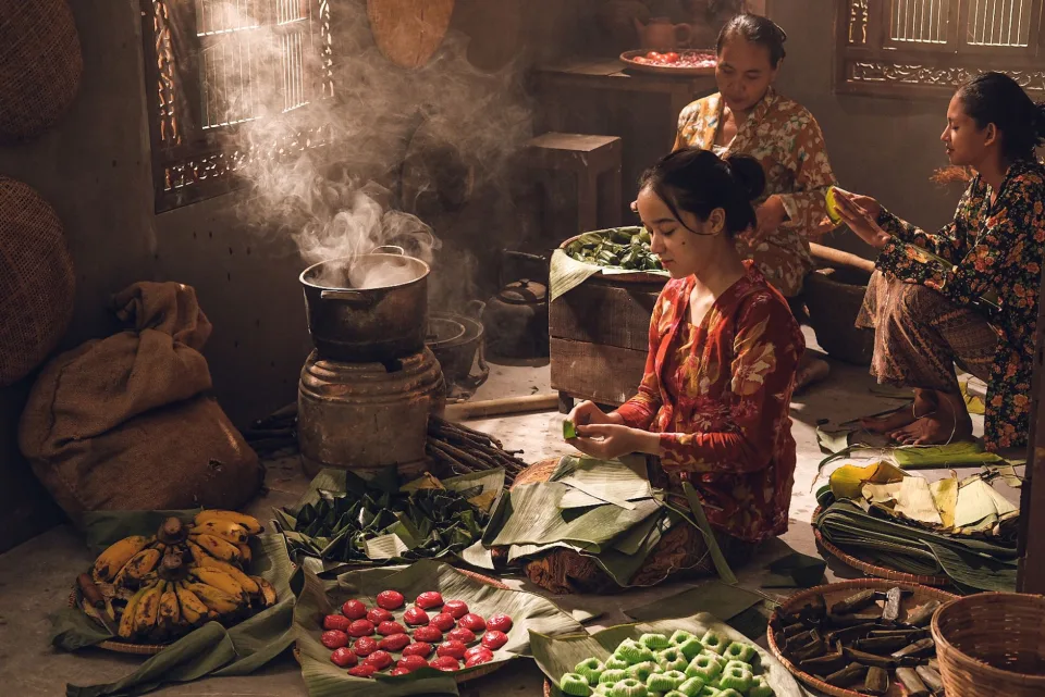 Ly trà sữa trên bàn